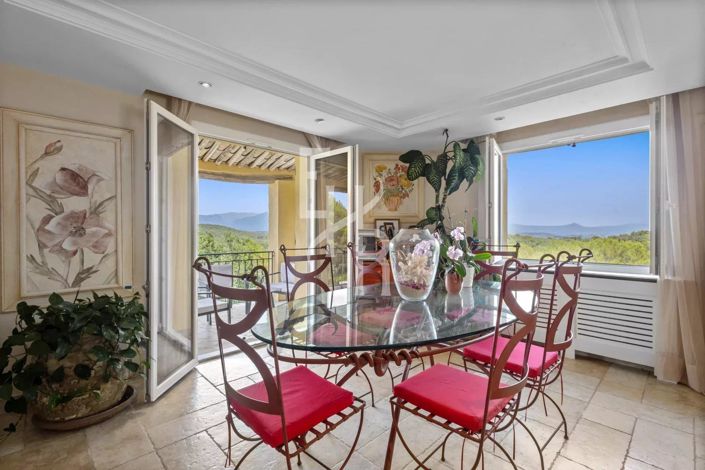 Image No.17-5 Bed House for sale