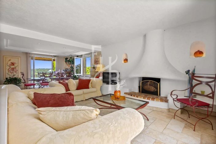 Image No.19-5 Bed House for sale