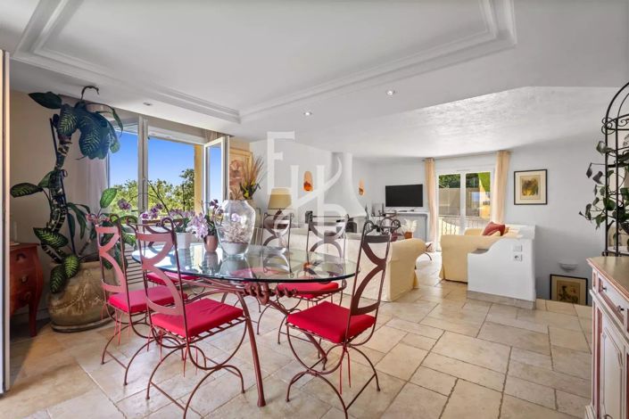 Image No.25-5 Bed House for sale