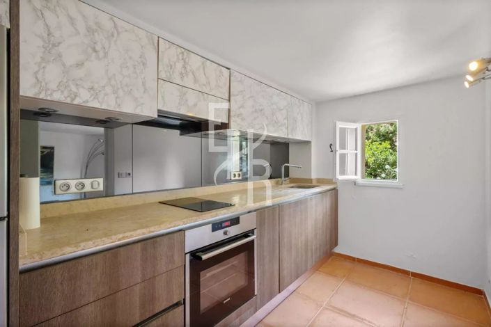 Image No.27-5 Bed House for sale