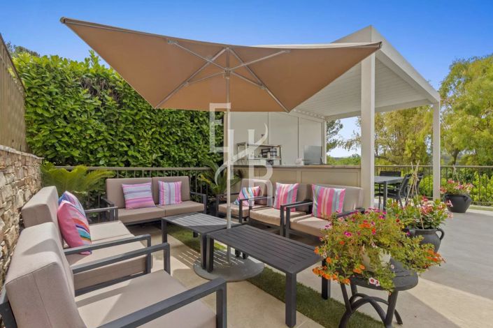 Image No.6-5 Bed House for sale