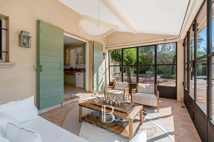 Image No.7-5 Bed House for sale