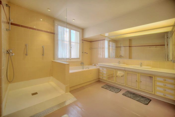 Image No.10-8 Bed House for sale