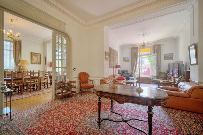 Image No.4-8 Bed House for sale