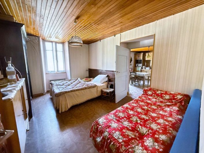 Image No.9-5 Bed House for sale