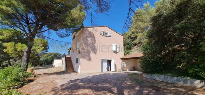 Image No.2-4 Bed House for sale