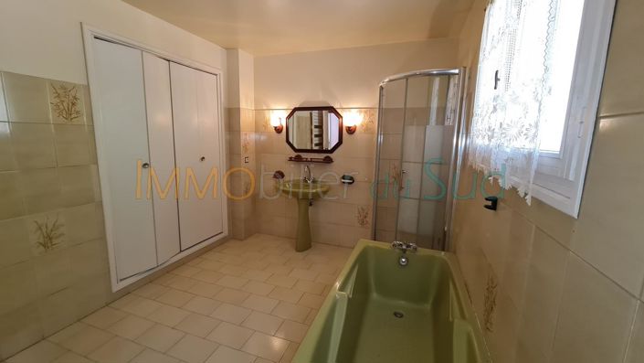 Image No.20-4 Bed House for sale