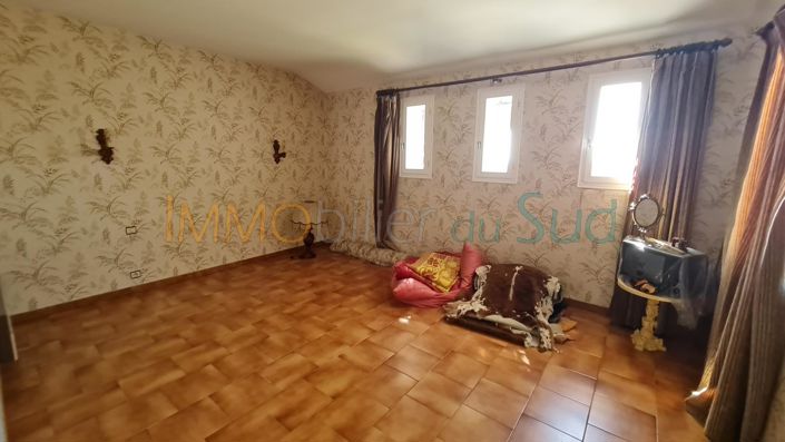 Image No.22-4 Bed House for sale