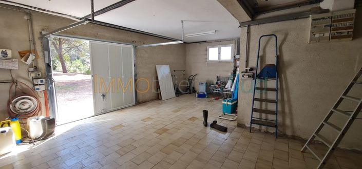 Image No.25-4 Bed House for sale