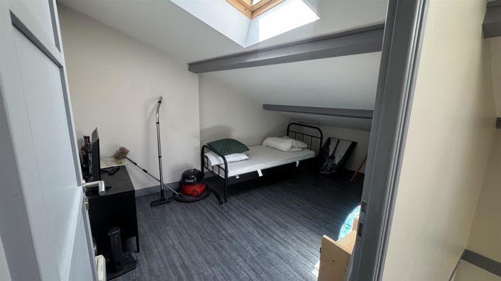 Image No.11-3 Bed House for sale