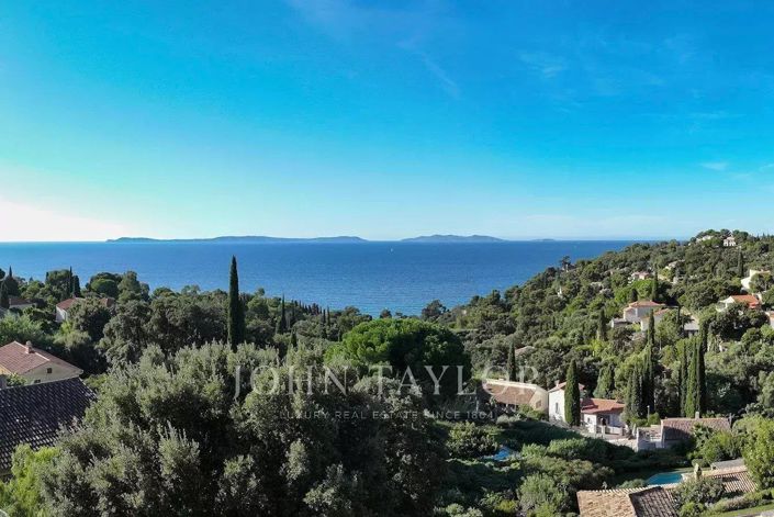 Image No.2-4 Bed House for sale