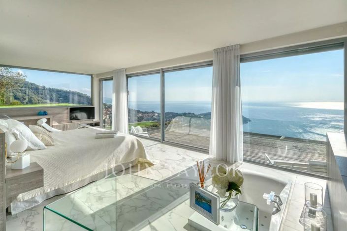 Image No.19-6 Bed House for sale