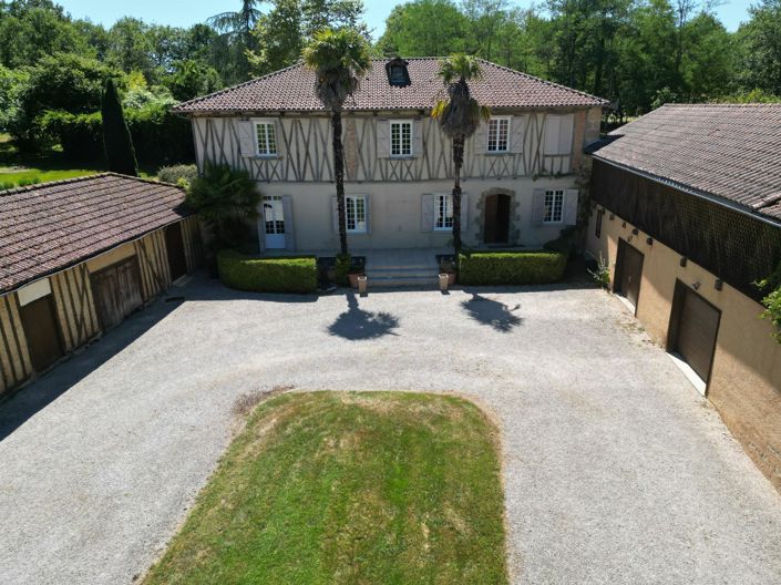 Image No.1-4 Bed House for sale