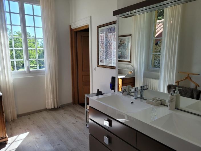 Image No.19-4 Bed House for sale