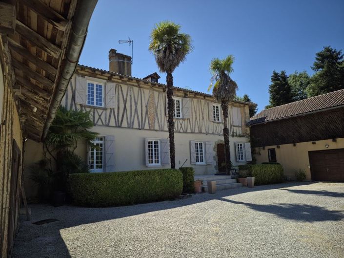 Image No.2-4 Bed House for sale