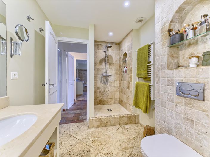 Image No.14-6 Bed House for sale