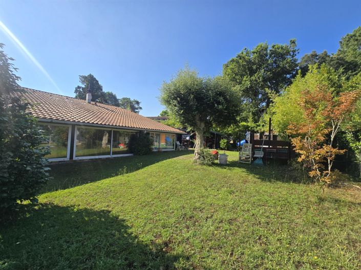 Image No.6-3 Bed House for sale