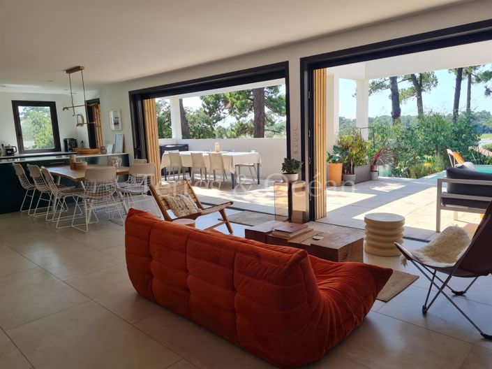 Image No.4-5 Bed House for sale