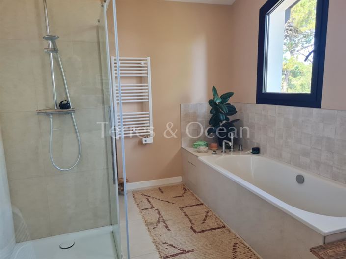 Image No.9-5 Bed House for sale