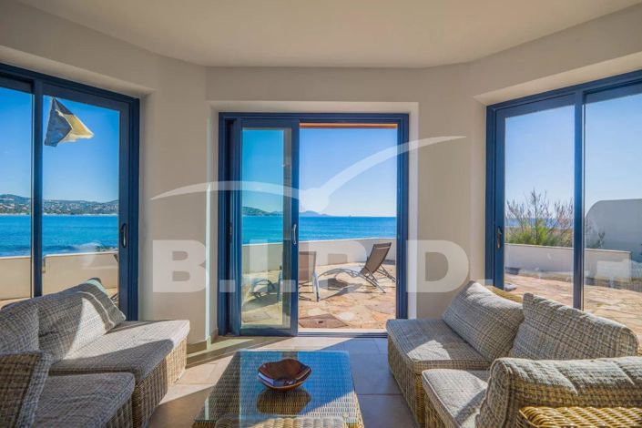 Image No.1-5 Bed House for sale