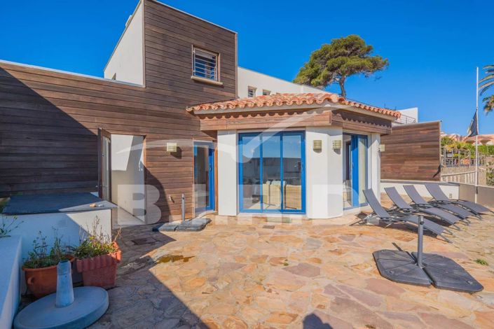 Image No.7-5 Bed House for sale