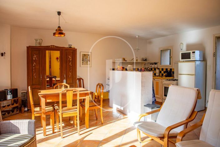 Image No.8-3 Bed House for sale