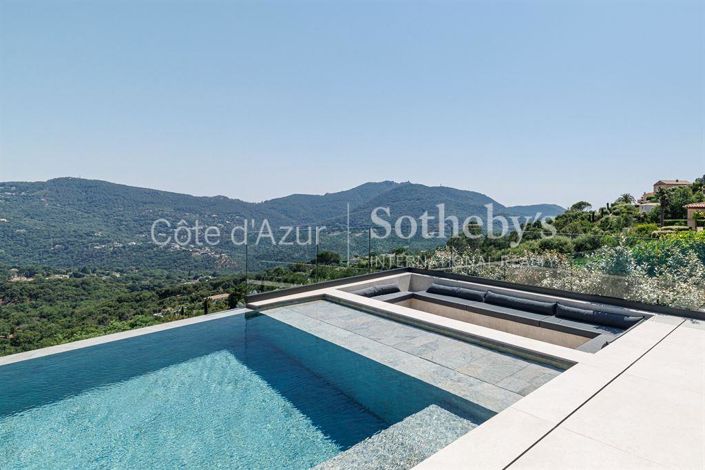 Image No.2-6 Bed House for sale