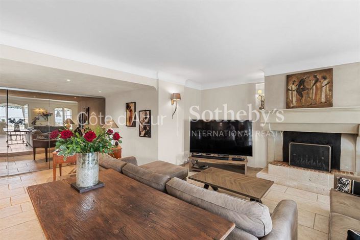 Image No.12-7 Bed House for sale