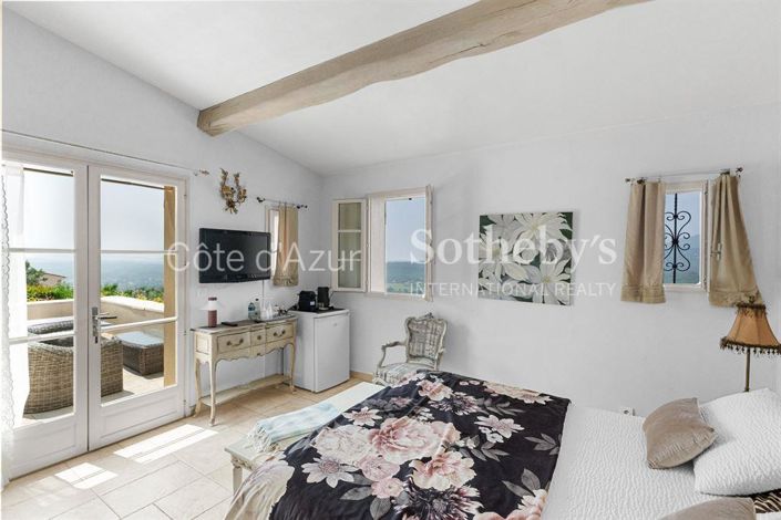 Image No.18-7 Bed House for sale