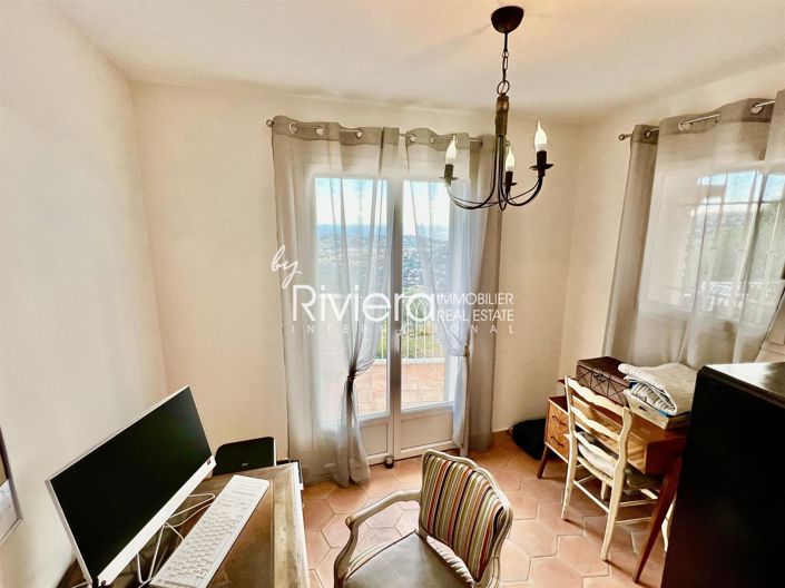 Image No.20-4 Bed House for sale