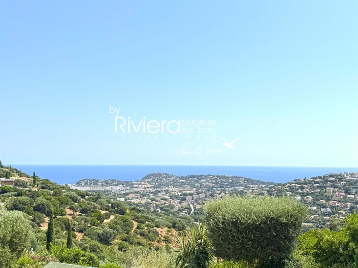 Image No.2-4 Bed House for sale