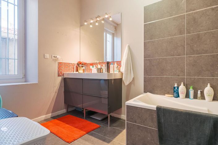 Image No.13-4 Bed House for sale