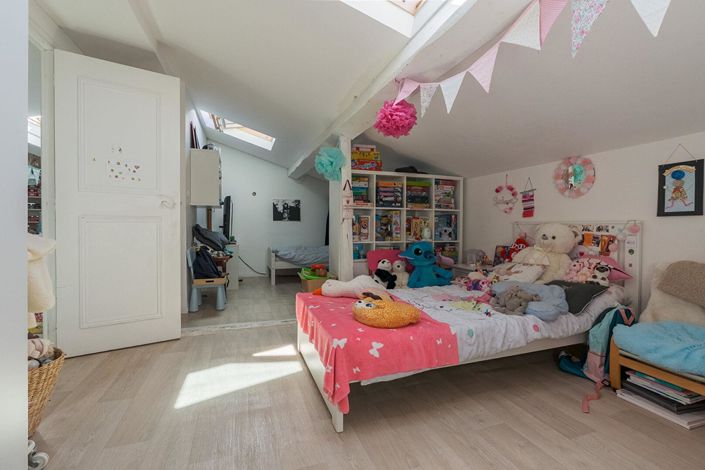 Image No.15-4 Bed House for sale