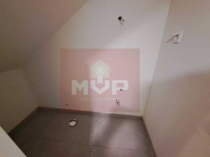 Image No.16-4 Bed House for sale