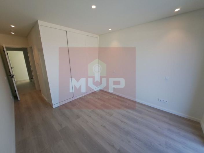 Image No.28-4 Bed House for sale