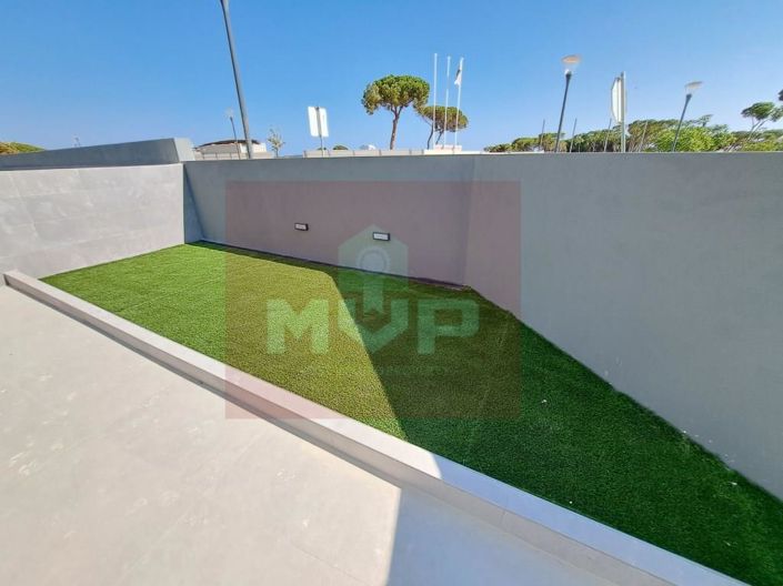 Image No.40-4 Bed House for sale