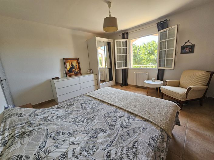 Image No.13-6 Bed House for sale