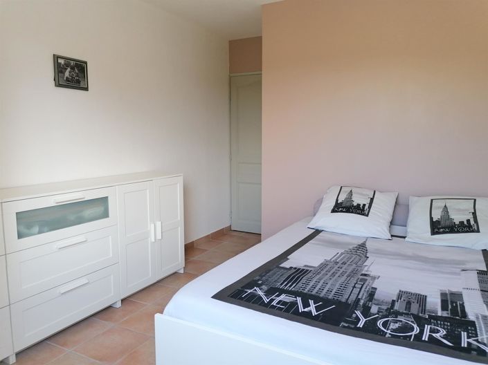 Image No.15-6 Bed House for sale