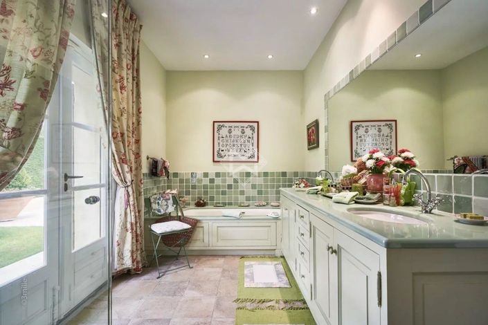 Image No.9-6 Bed House for sale