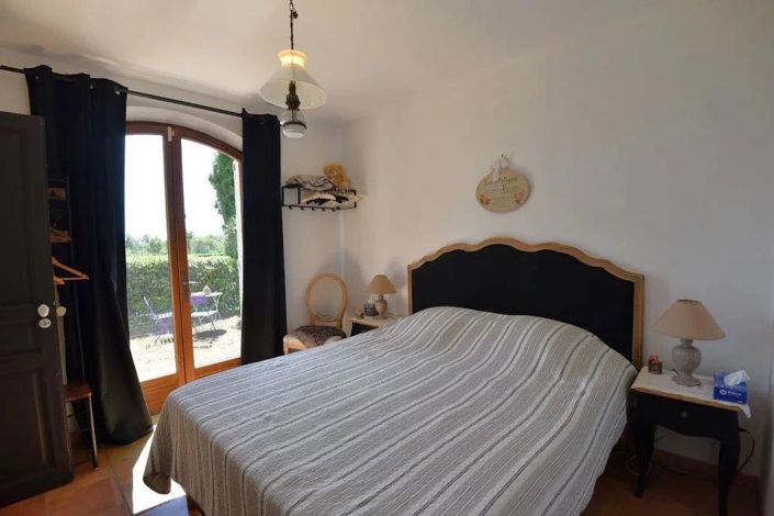 Image No.10-5 Bed House for sale