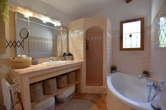 Image No.12-5 Bed House for sale