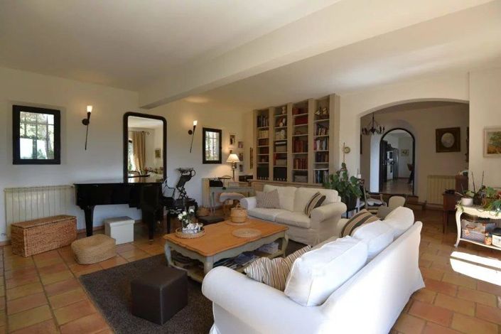 Image No.5-5 Bed House for sale