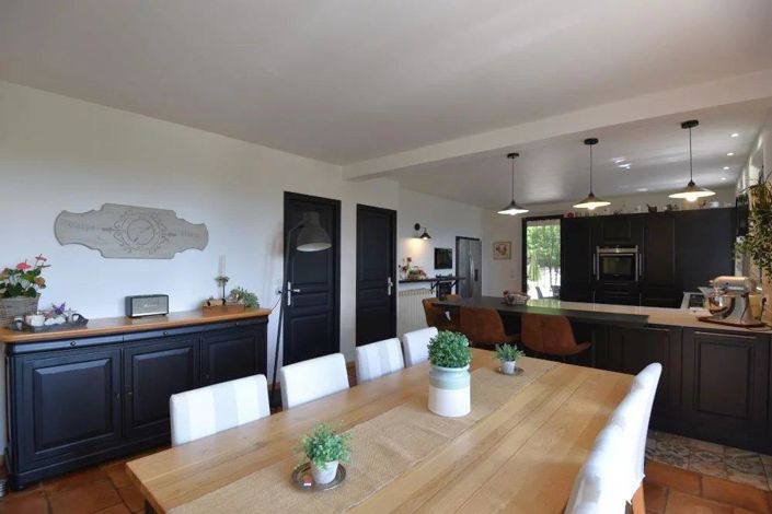 Image No.9-5 Bed House for sale