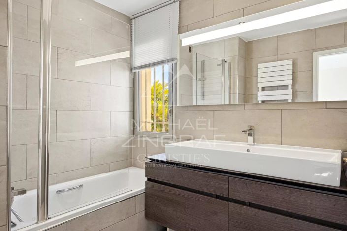 Image No.9-3 Bed Apartment for sale