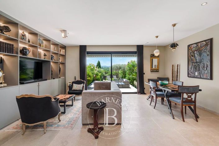 Image No.11-4 Bed House for sale