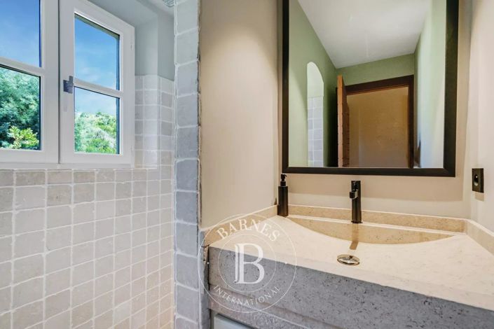 Image No.16-4 Bed House for sale