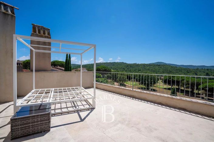 Image No.8-4 Bed House for sale