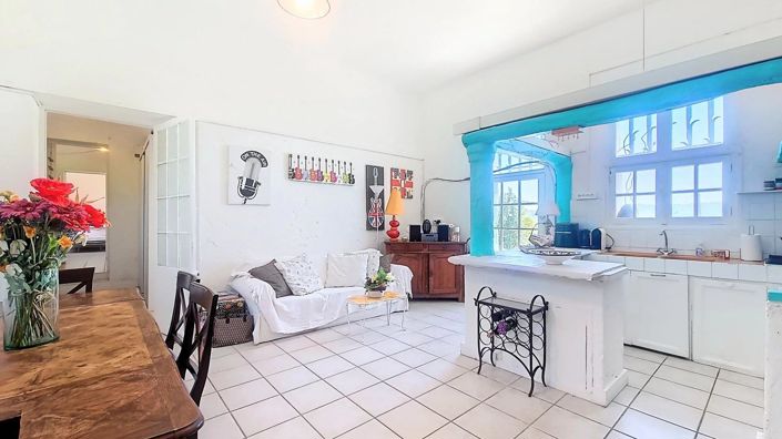 Image No.11-7 Bed House for sale