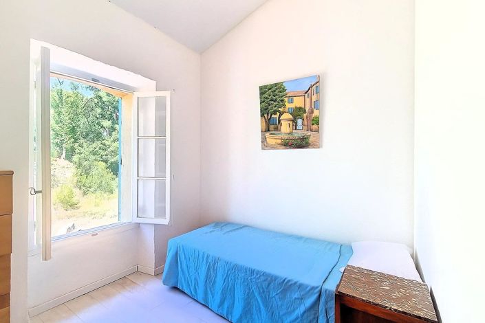 Image No.7-7 Bed House for sale