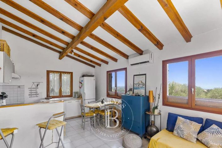 Image No.14-8 Bed House for sale